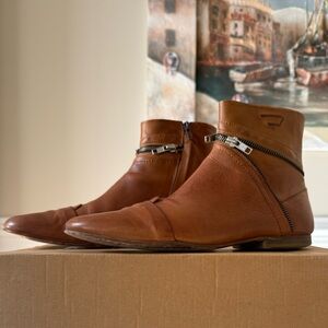 Leather boots from Diesel pre owned in good condition
